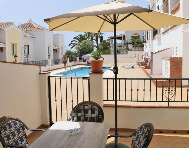 Casa Kasander, Two Bedroom Appartment Near Beach With Pool เนร์คา ภายนอก รูปภาพ