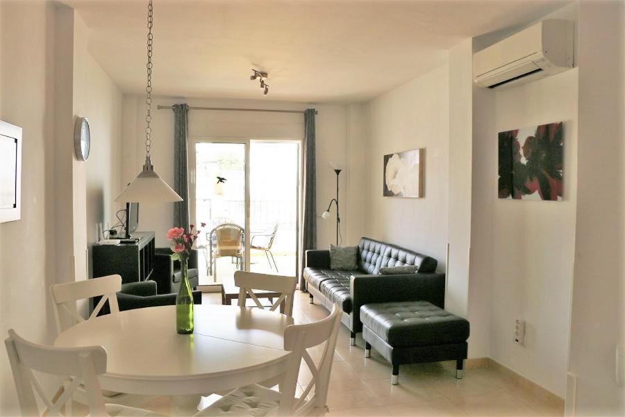 Casa Kasander, Two Bedroom Appartment Near Beach With Pool เนร์คา ภายนอก รูปภาพ